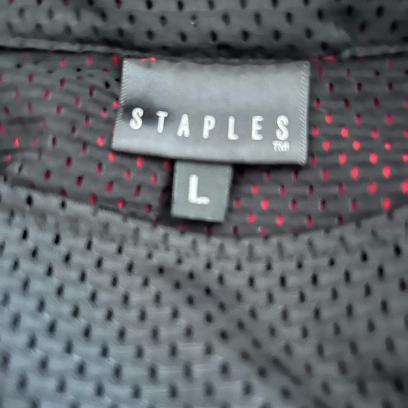 Staples like new red unlined drawstring jacket SZ L - Picture 4 of 6